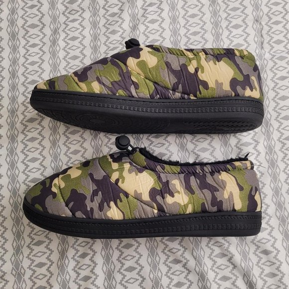 Men's Camouflage slippers. Size 11 - 12. - Picture 2 of 7